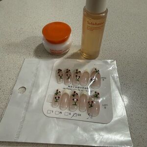 Sulwhasoo Mini Travel Skincare Set with Floral Stick on Nails